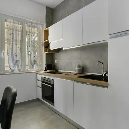 Carducci 213 Apartament